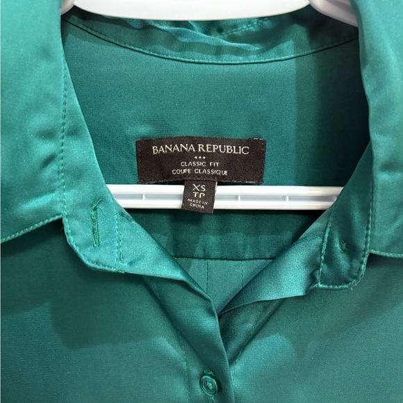 Banana Republic Green Button Down Shirt - Picture 1 of 5